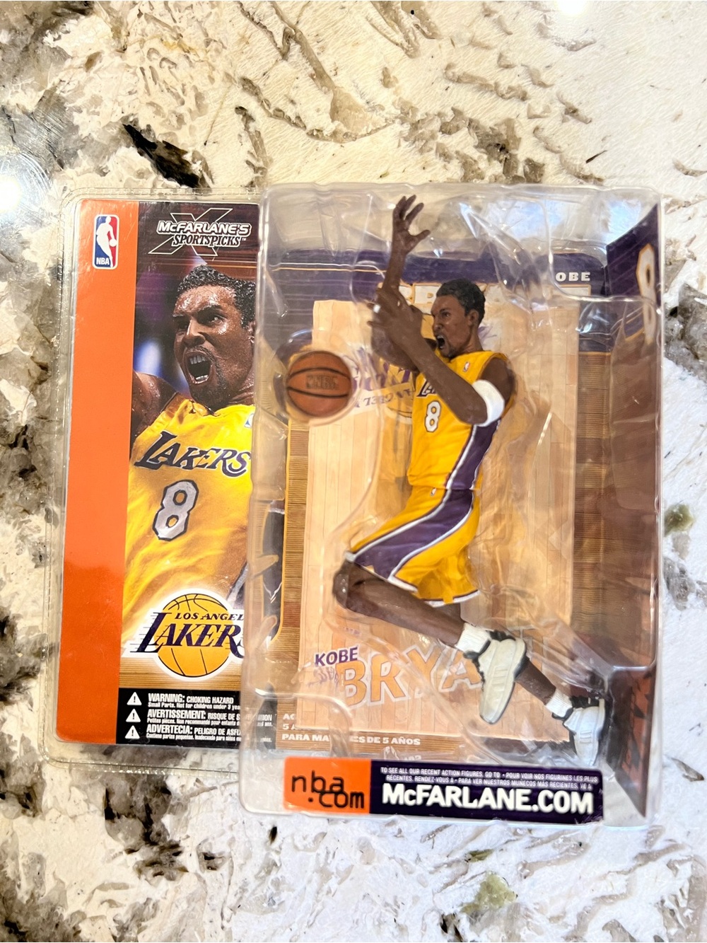 2002 McFarlane SportsPicks Kobe Bryant #8 Lakers Figure sealed